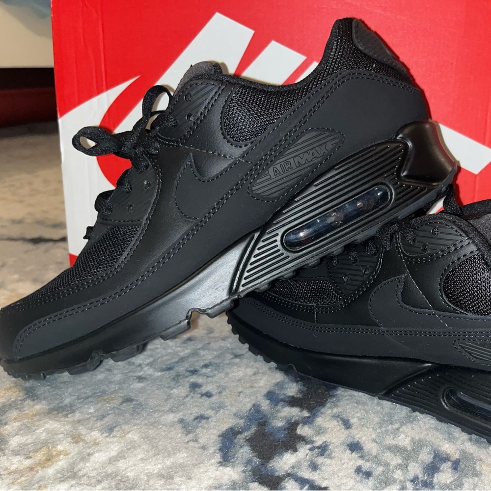 NIKE Men’s Air Max 90